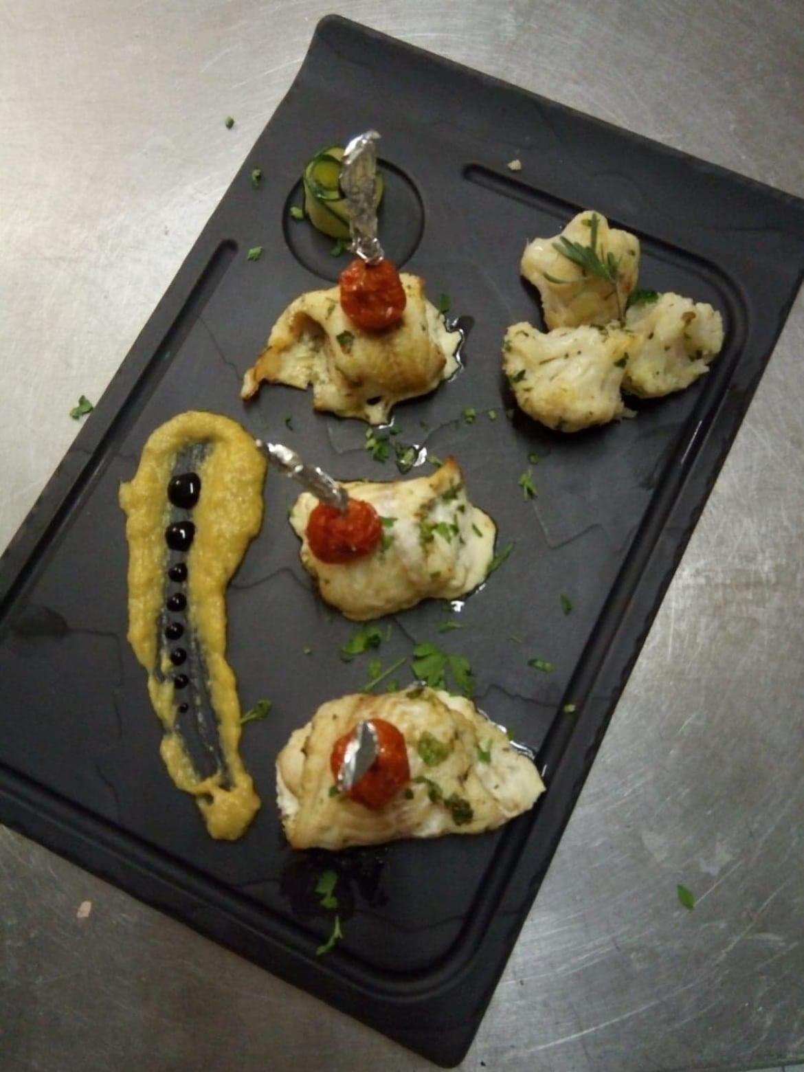 Hotel Restaurant Le Cygne Conches-en-Ouche Екстер'єр фото
