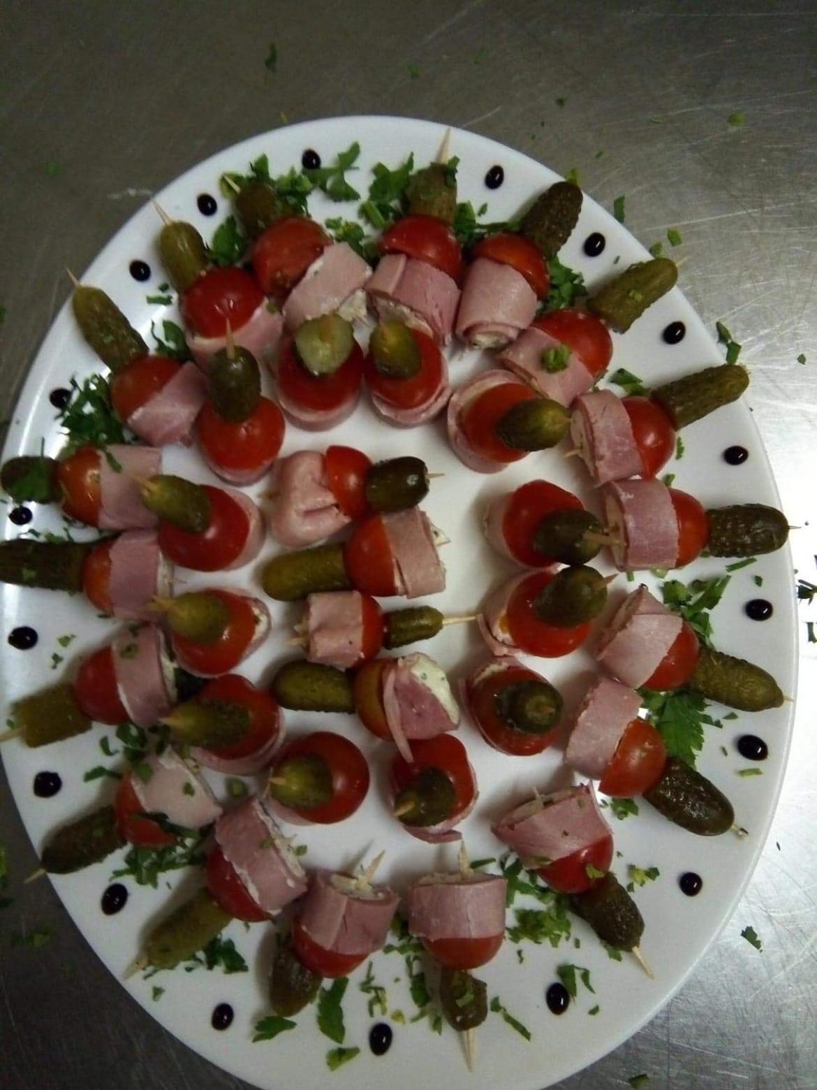 Hotel Restaurant Le Cygne Conches-en-Ouche Екстер'єр фото