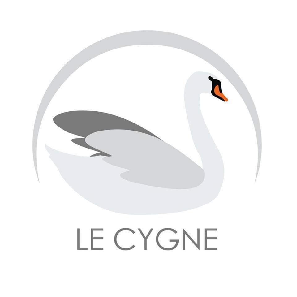 Hotel Restaurant Le Cygne Conches-en-Ouche Екстер'єр фото