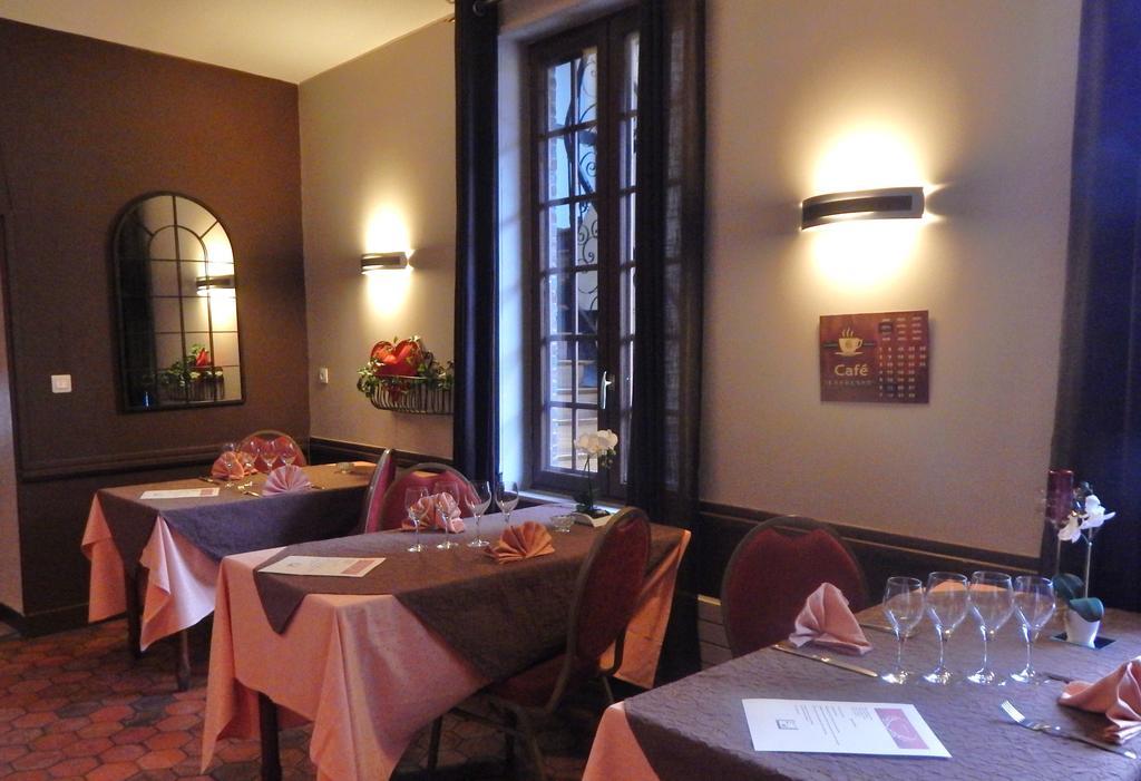Hotel Restaurant Le Cygne Conches-en-Ouche Екстер'єр фото
