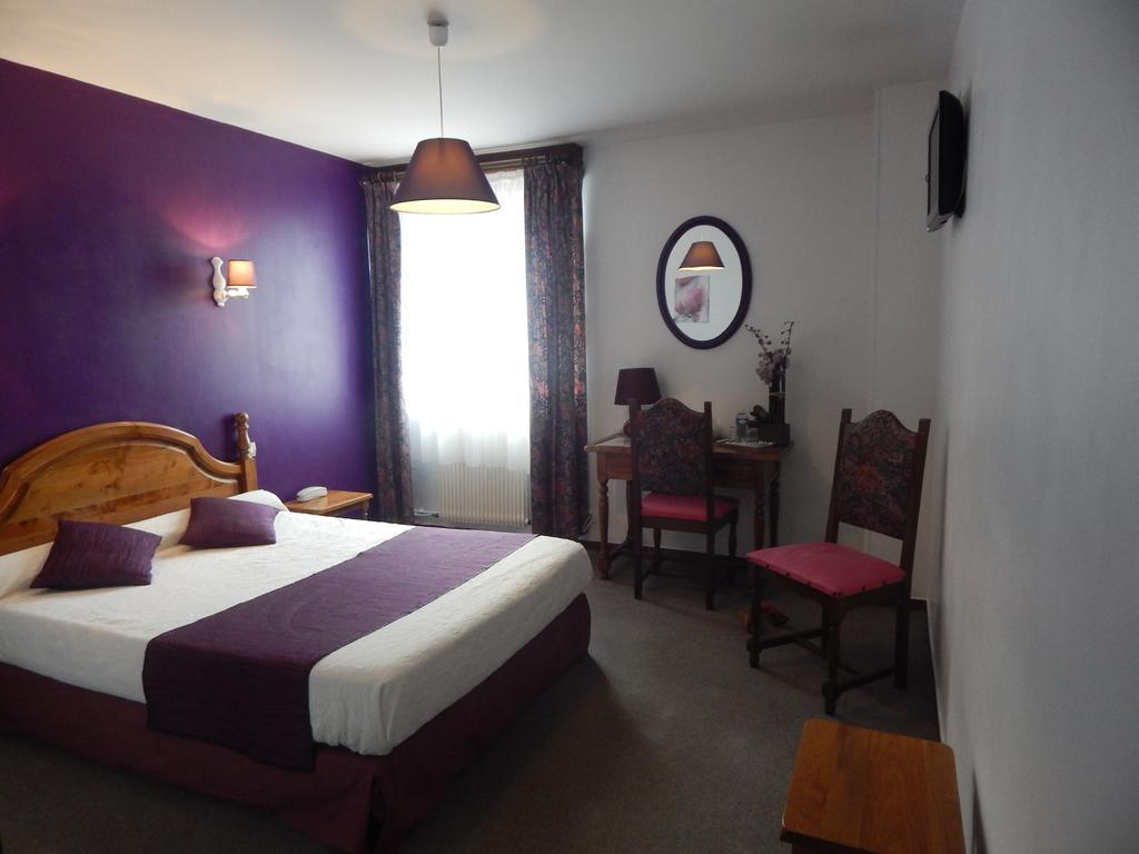 Hotel Restaurant Le Cygne Conches-en-Ouche Екстер'єр фото