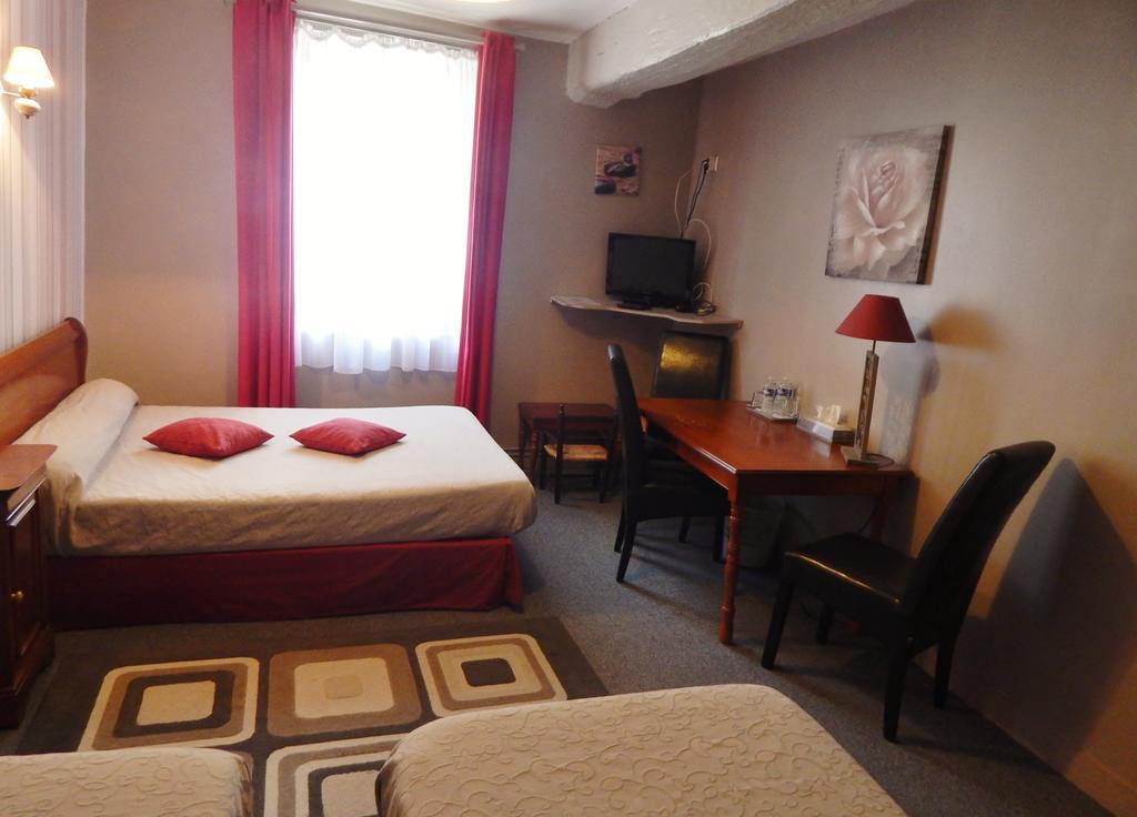 Hotel Restaurant Le Cygne Conches-en-Ouche Екстер'єр фото