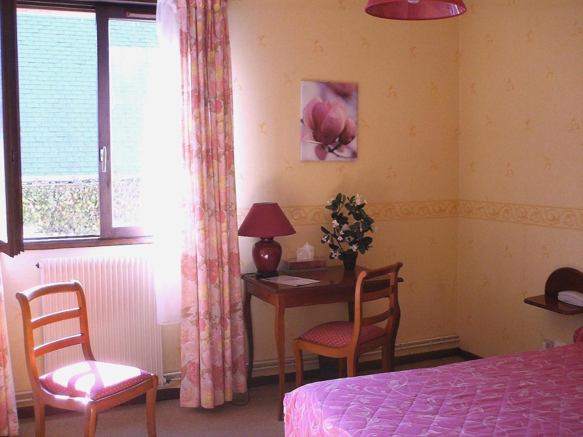 Hotel Restaurant Le Cygne Conches-en-Ouche Екстер'єр фото